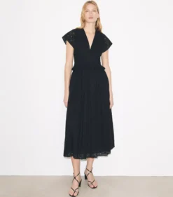 BAUMWOLLKLEID MIT LOCHSTICKEREI