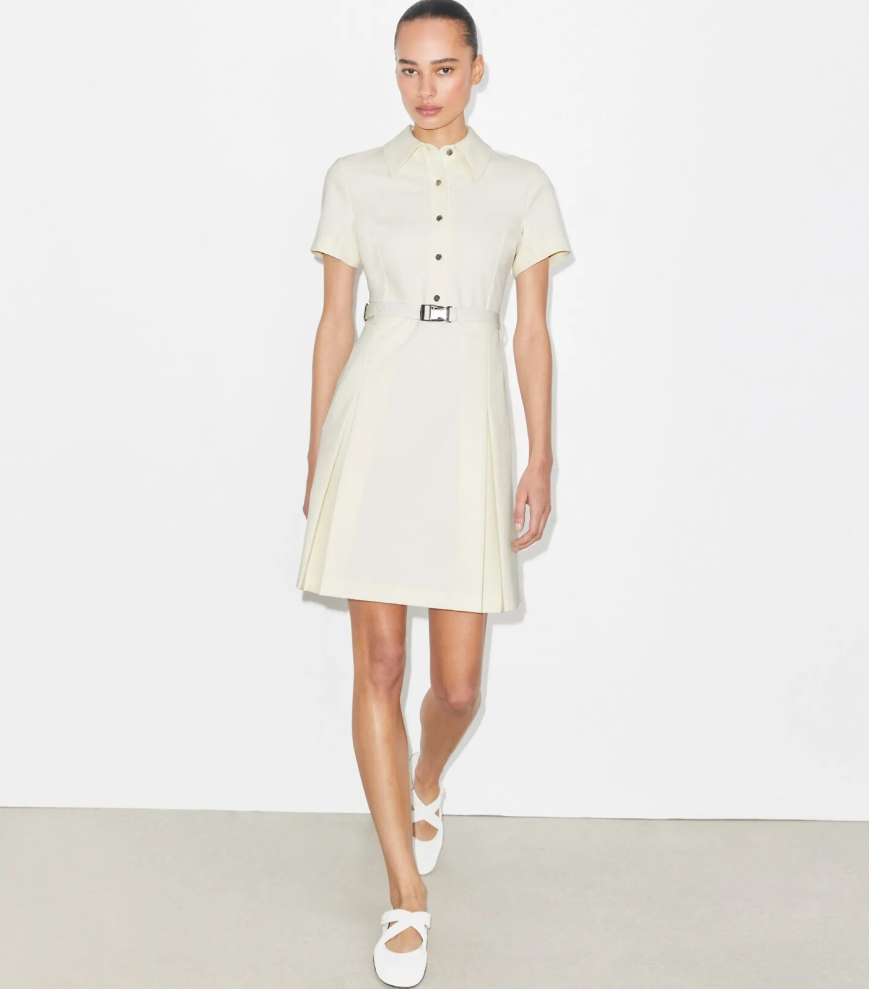 ELASTISCHES GOLFKLEID