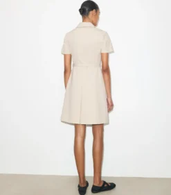 ELASTISCHES GOLFKLEID