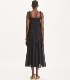 GESMOKTES BAUMWOLLKLEID MIT GEBUNDENEN TRÄGERN