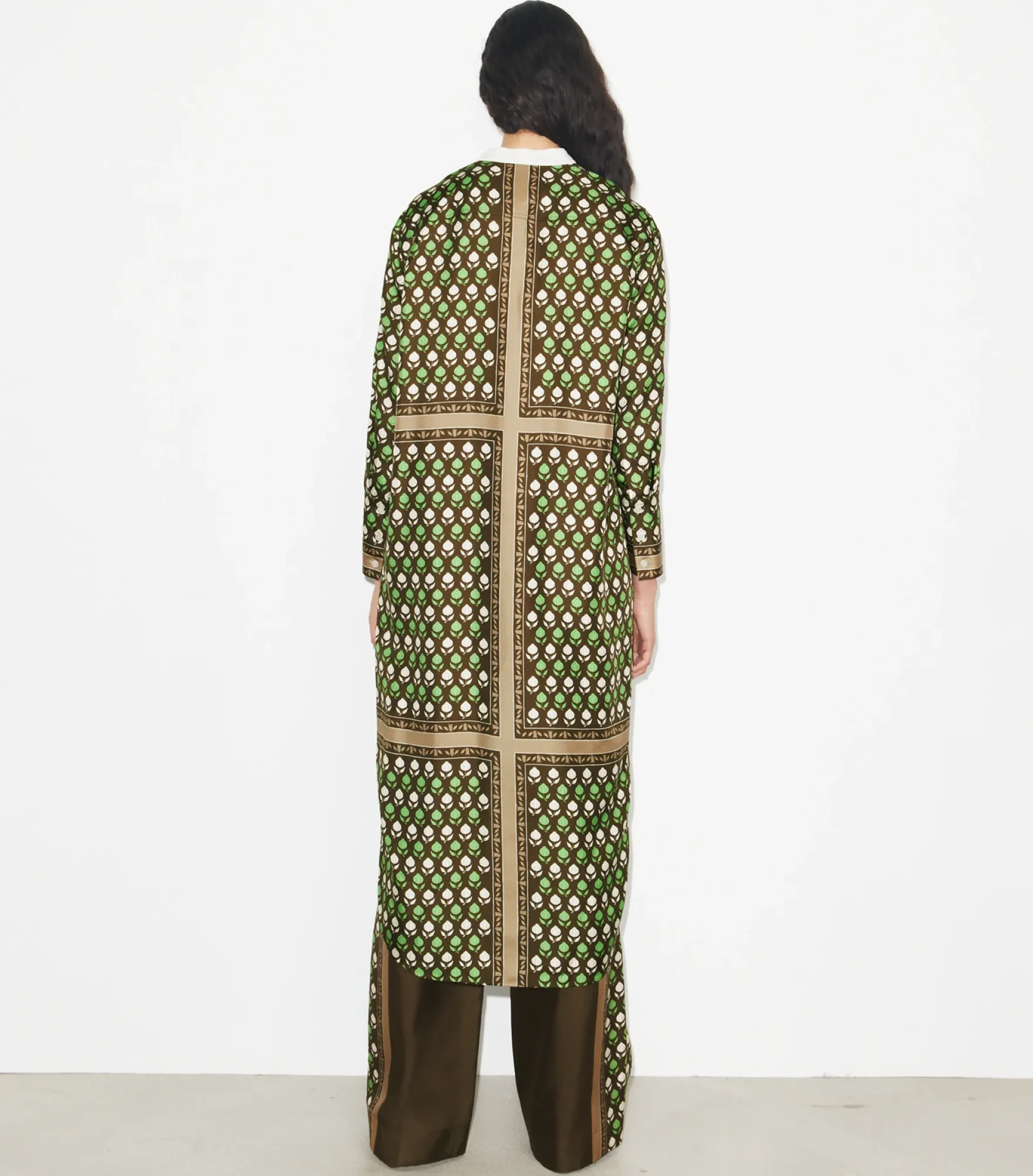 HEMDKLEID AUS SEIDE