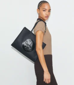 KLEINE ELLA TOTE BAG AUS LACKLEDER