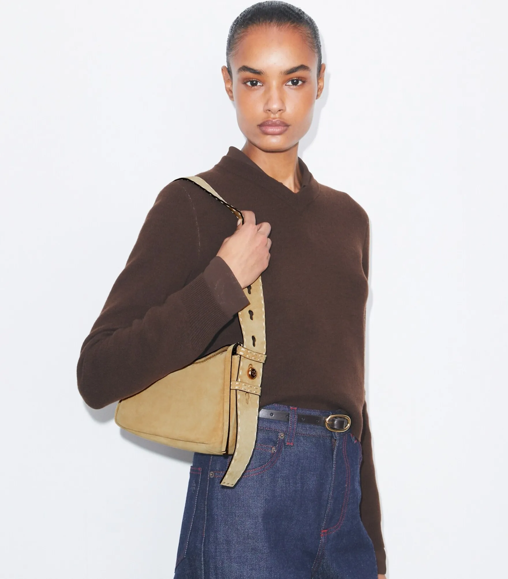 KLEINE ROMY SCHULTERTASCHE AUS WILDLEDER MIT HEFTNAHT
