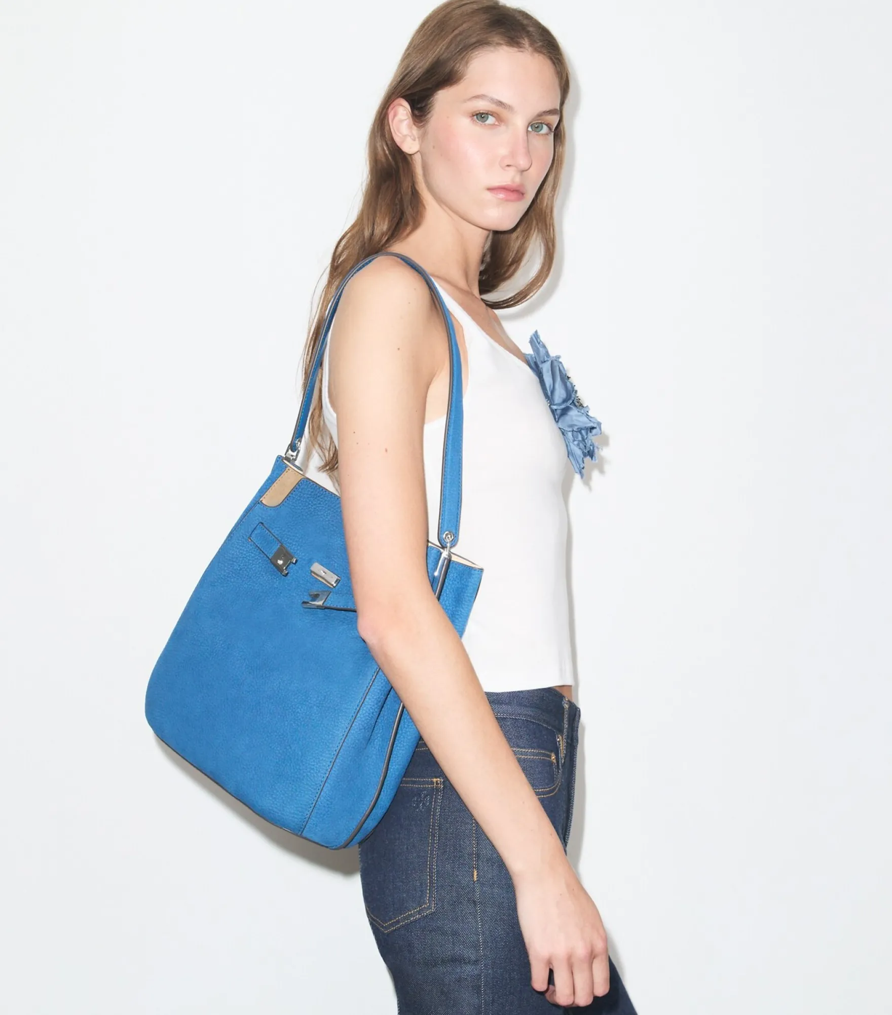 LEE RADZIWILL BUCKET BAG AUS NUBUKLEDER