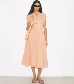 LEINENKLEID MIT V-AUSSCHNITT