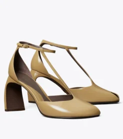 PEEPTOE-SANDALE MIT T-RIEMEN UND ABSATZ