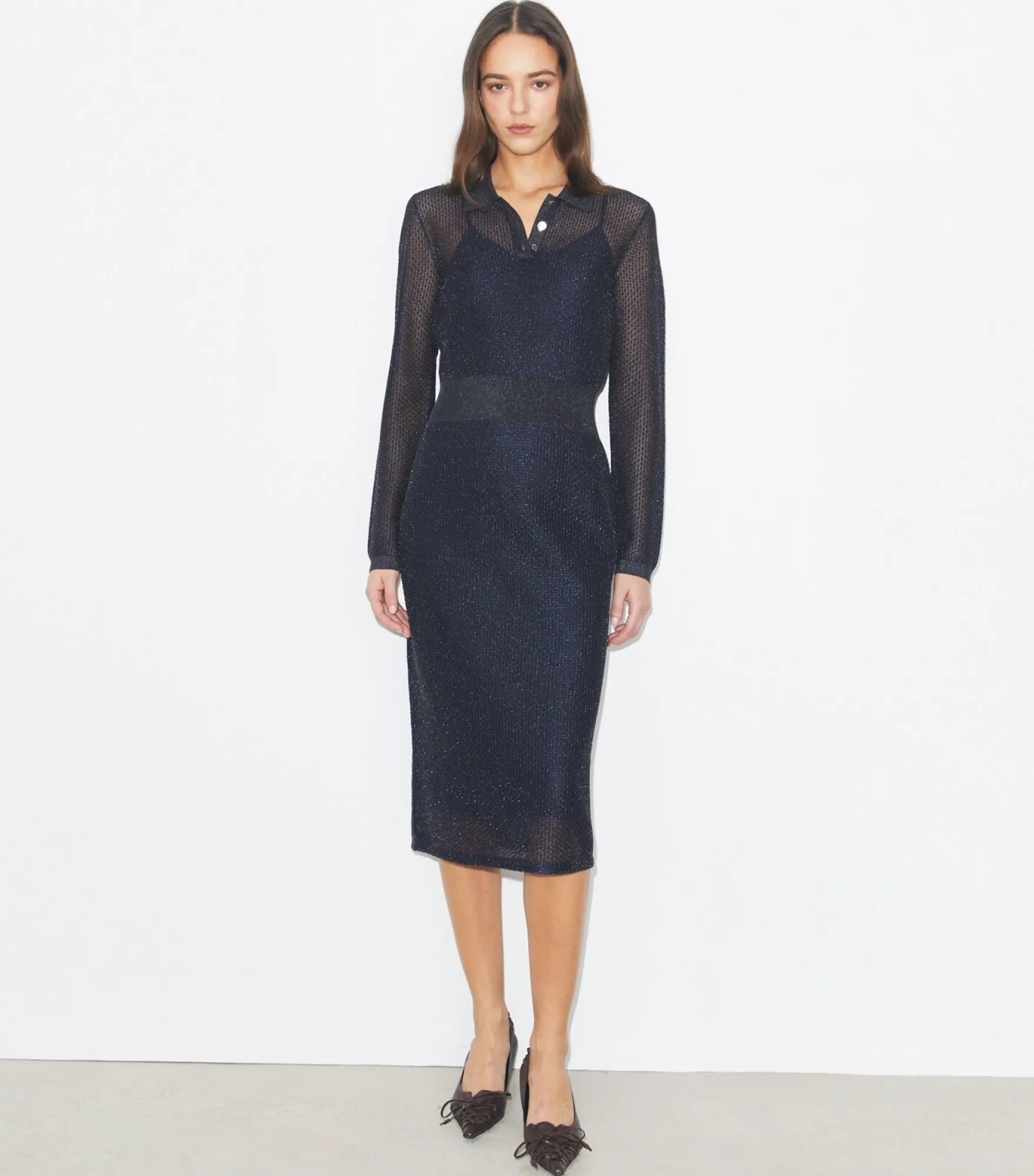 POLOKLEID IN METALLIC-OPTIK