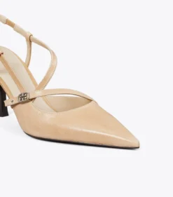 PUMPS MIT DOPPEL-T UND SCHNALLE
