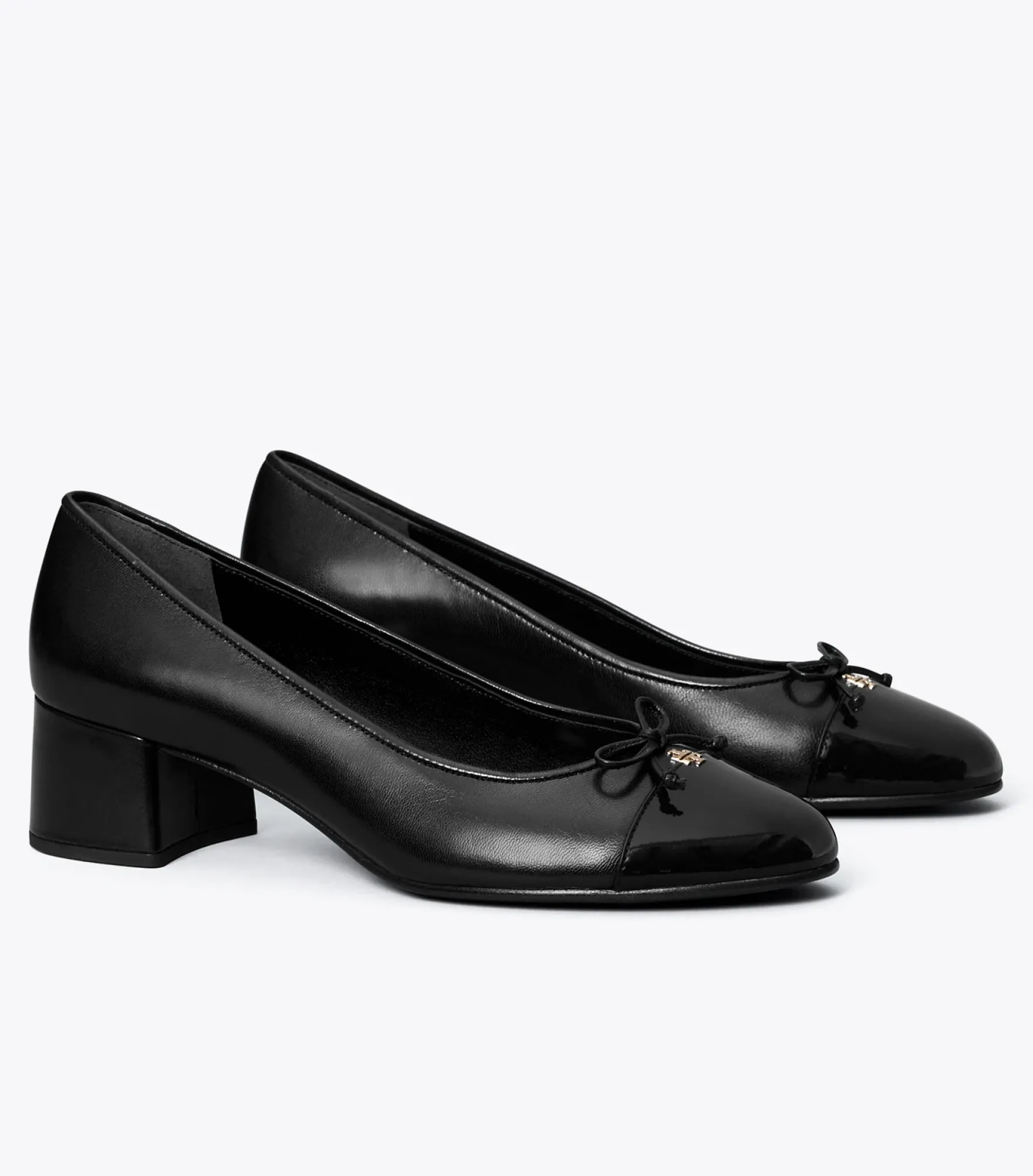 PUMPS MIT ZEHENKAPPE