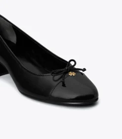 PUMPS MIT ZEHENKAPPE