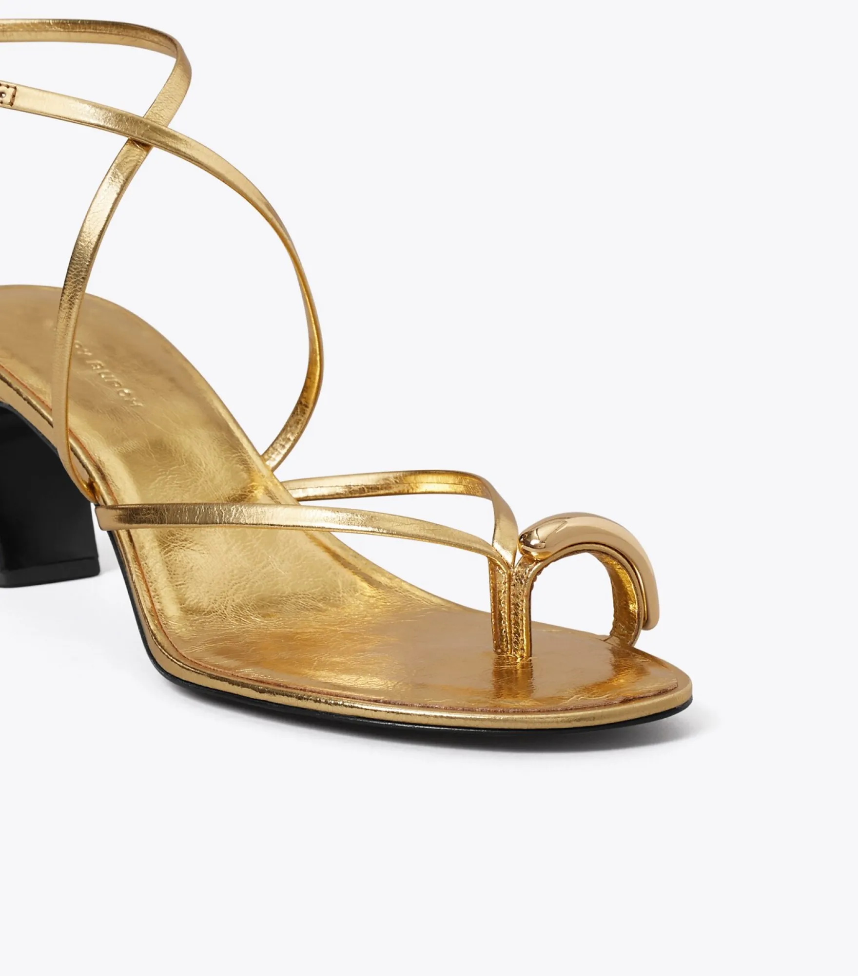 RIEMCHENSANDALETTE MIT PIERCINGDETAIL