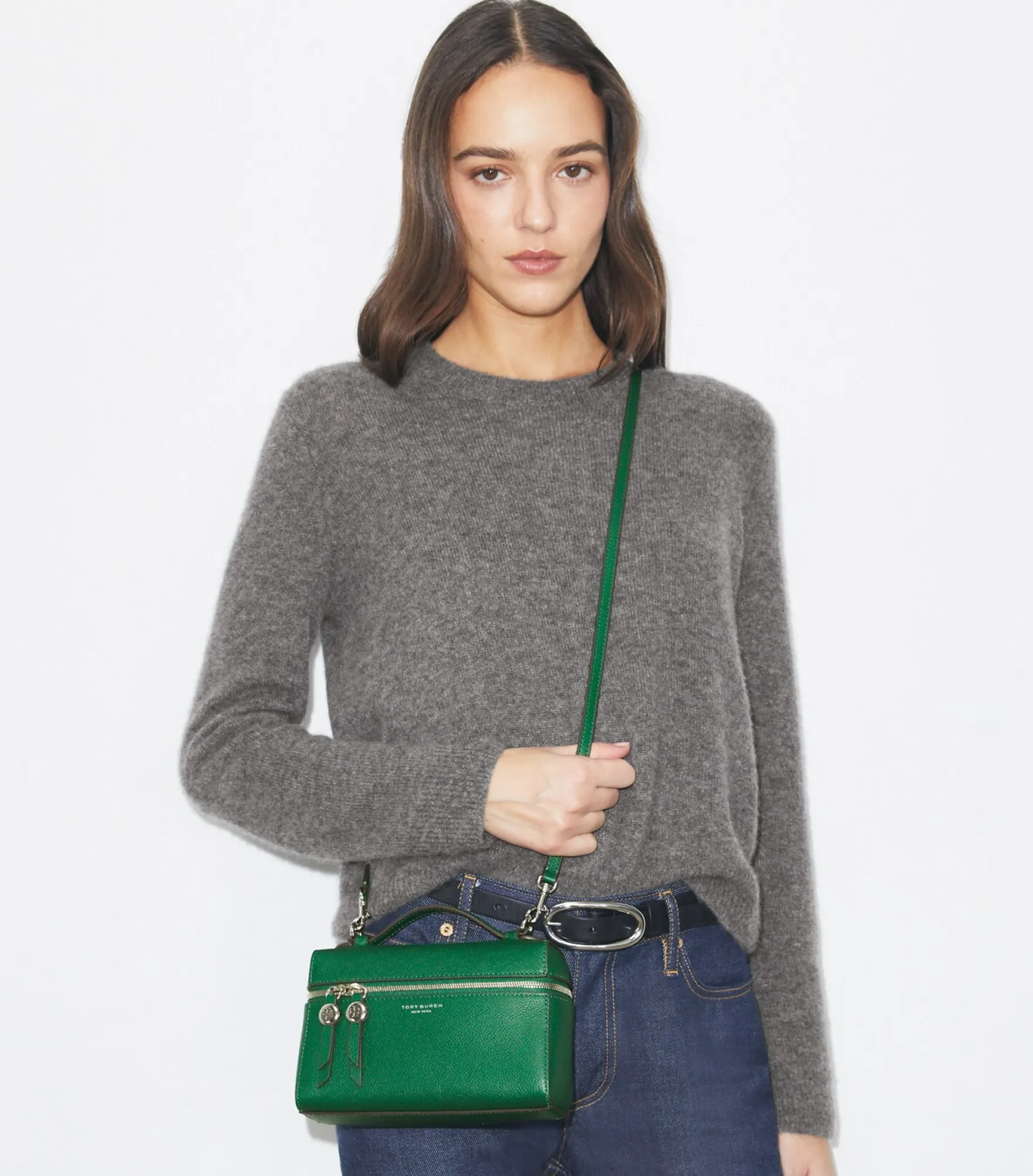 SCHLANKE ROMY TASCHE MIT TRAGEGRIFF OBEN