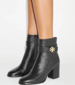 STIEFELETTE MIT T LOCK UND ABSATZ