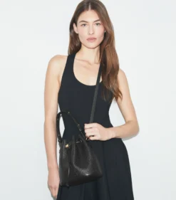 STRUKTURIERTE BUCKET BAG MIT T-MONOGRAMM