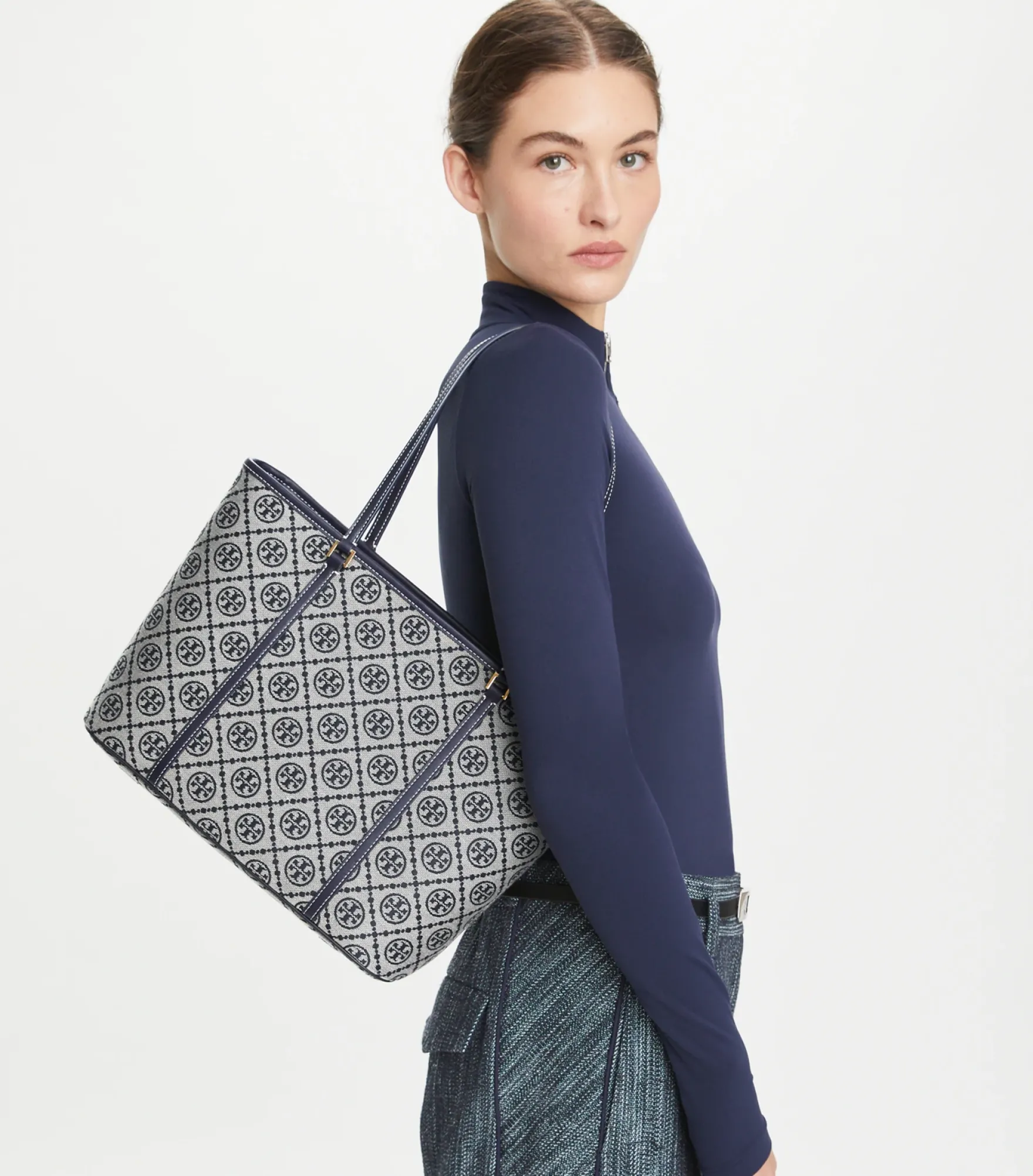 T MONOGRAM SMALL ZIP TOTE