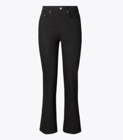 VERKÜRZTE, AUSGESTELLTE JEANS